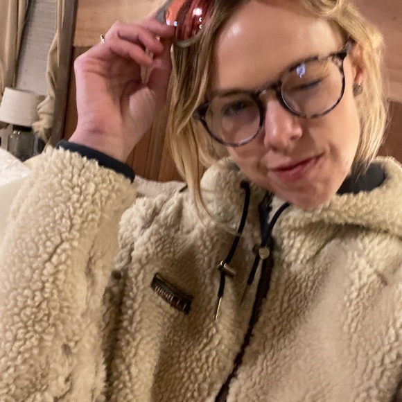 Meet your Posher, Chelsea - Picture 1 of 2